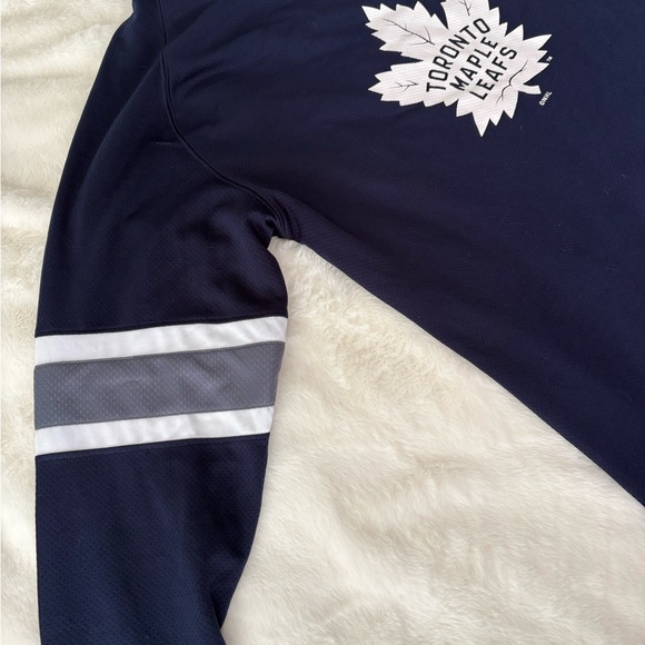 Reebok Other - Reebok Navy and Gray V-Neck Shirt